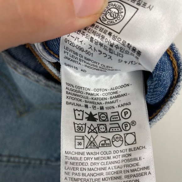 Levi's Woman's Sz 24 501 Light Wash Distressed Premium Denim‎ Jeans Button Fly - Picture 9 of 14